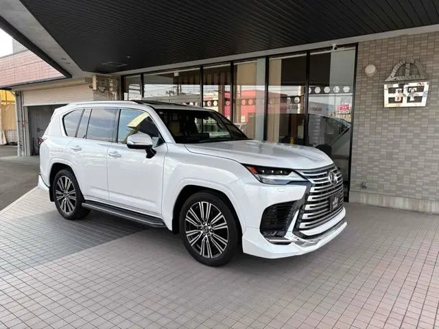 Lexus LX 600