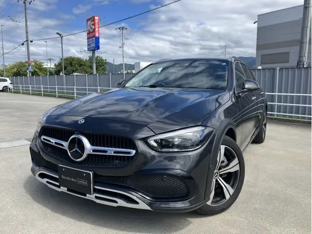 Mercedes-Benz C-Class fotoğraf 1