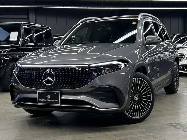 Mercedes-Benz EQB fotoğraf 1