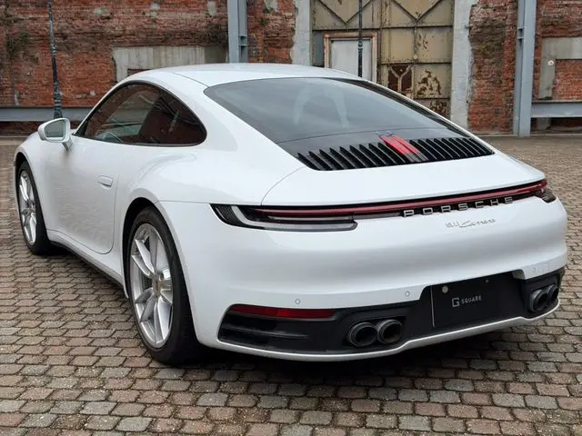 Porsche 911 photo 4
