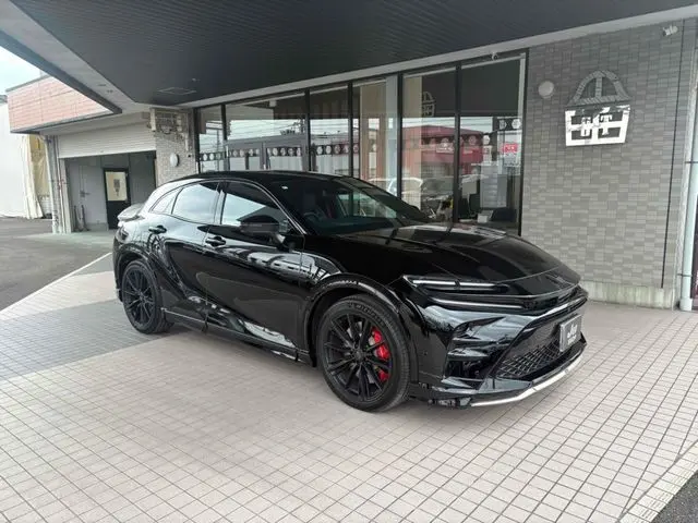 Toyota Crown Sport photo 1