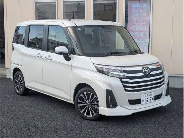 Toyota Roomy photo 1