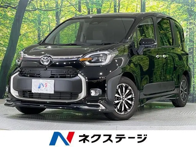 Toyota Sienta fotoğraf 1