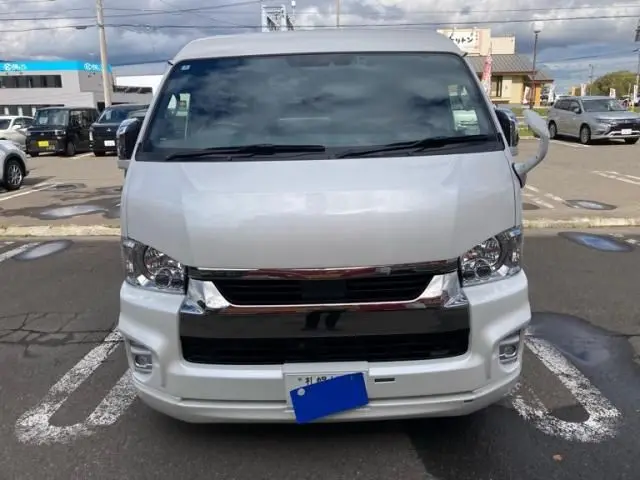 Toyota Hiace Van fotoğraf 1