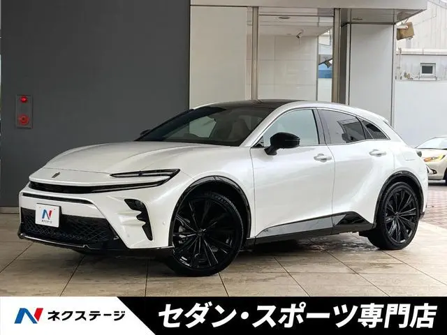 Toyota Crown Sport photo 1