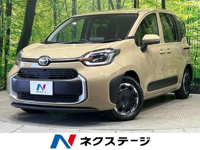 Toyota Sienta fotoğraf 1
