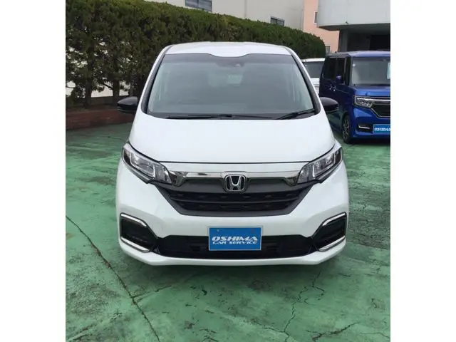 Honda Freed Hybrid photo 2