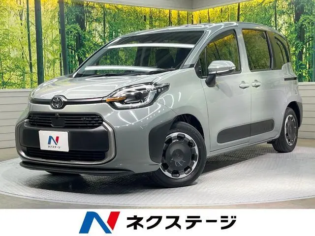 Toyota Sienta photo 1