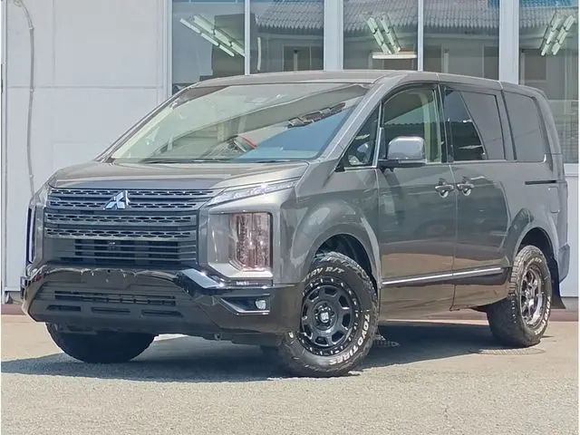 Mitsubishi Delica D:5