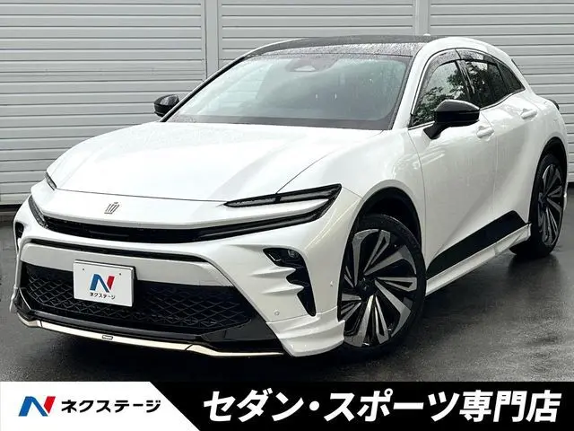 Toyota Crown Sport photo 1