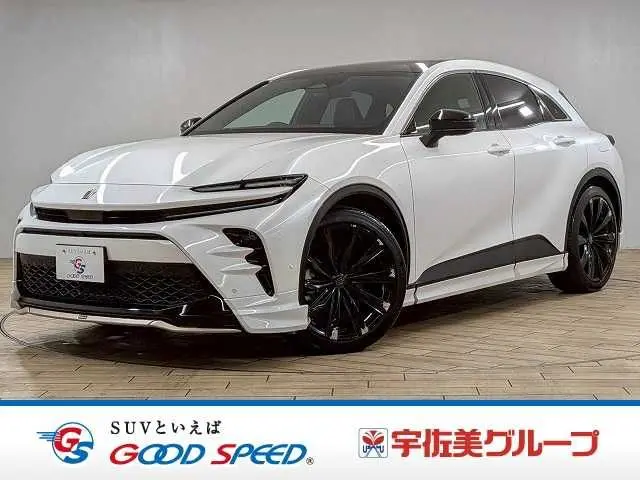Toyota Crown Sport photo 1