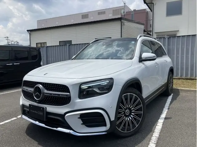 Mercedes-Benz GLB-Class photo 1