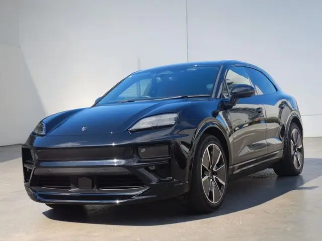 Porsche Macan Electric