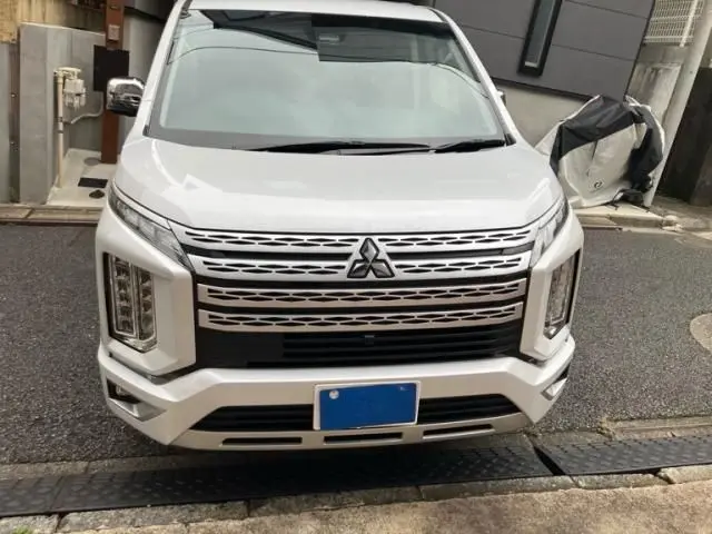 Mitsubishi Delica D:5 photo 1