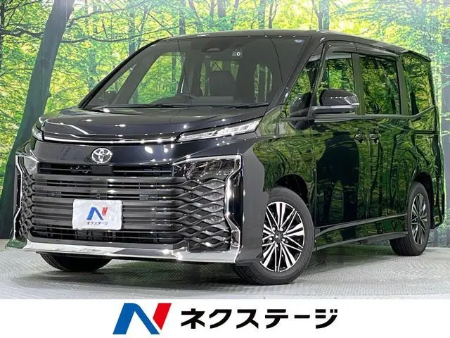 Toyota Voxy fotoğraf 1