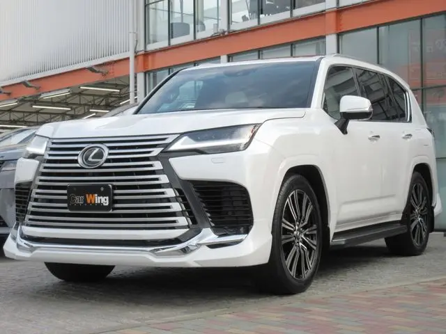 Lexus LX 600