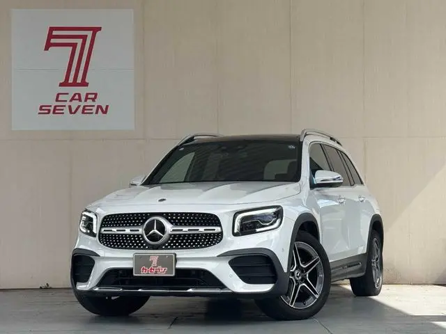 Mercedes-Benz GLB-Class photo 1