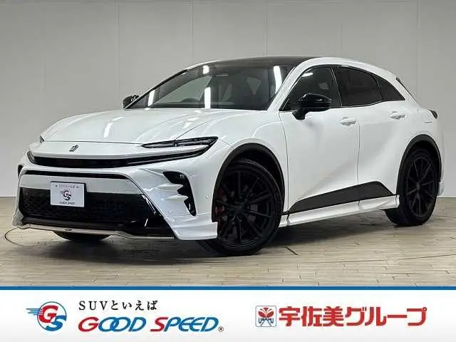 Toyota Crown Sport photo 1