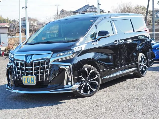 Toyota Alphard Hybrid photo 1