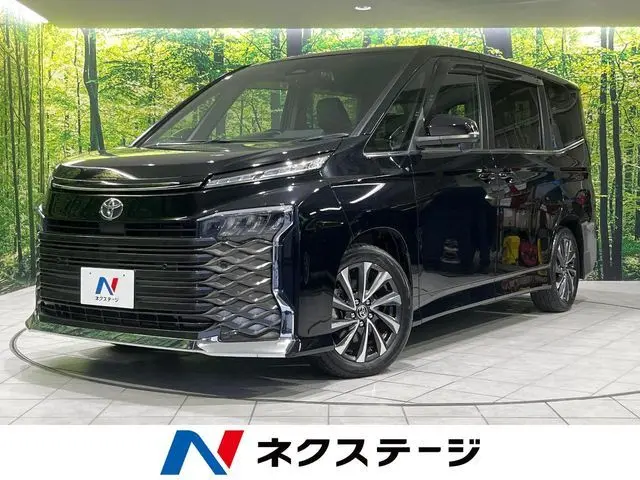 Toyota Voxy photo 1