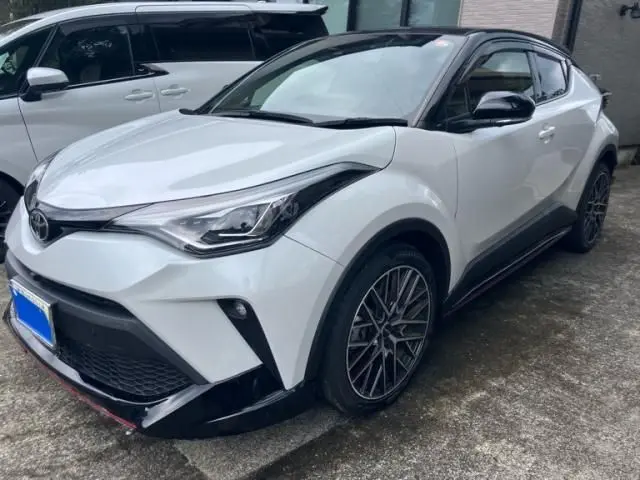Toyota C-HR fotoğraf 1
