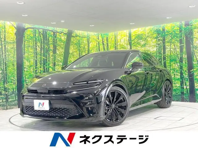 Toyota Crown Sport photo 1