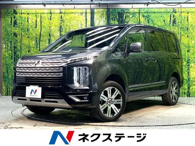 Mitsubishi Delica D:5 photo 1