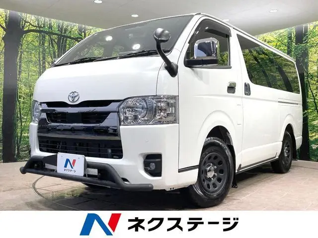 Toyota Hiace Van fotoğraf 1