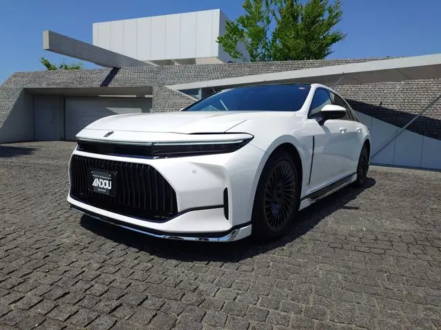 Toyota Crown Hybrid