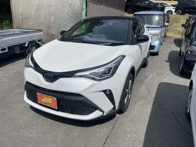 Toyota C-HR fotoğraf 1
