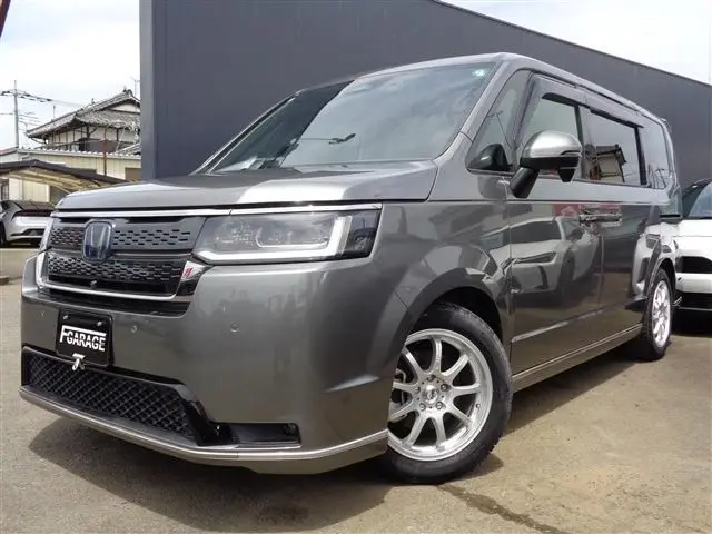 Honda Stepwagon Spada fotoğraf 1