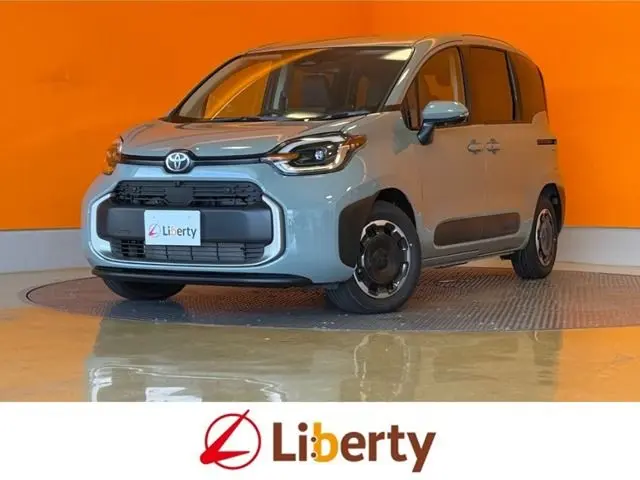 Toyota Sienta fotoğraf 1