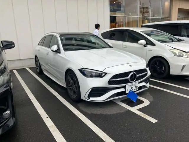 Mercedes-Benz C-Class fotoğraf 1