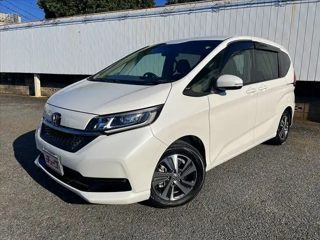 Honda Freed+ photo 1