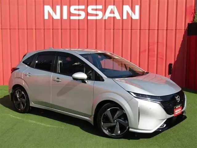 Nissan Aura