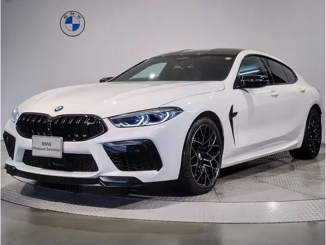 BMW M8