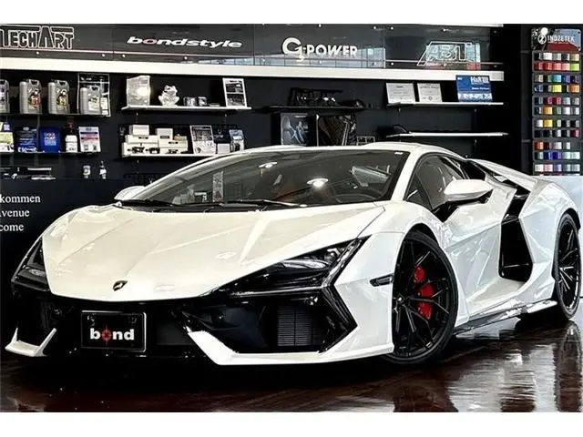 Lamborghini Revuelto