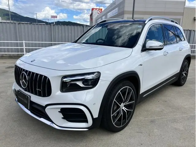 Mercedes-Benz AMG GLB photo 1