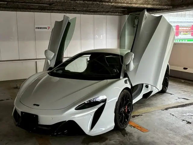 McLaren Artura