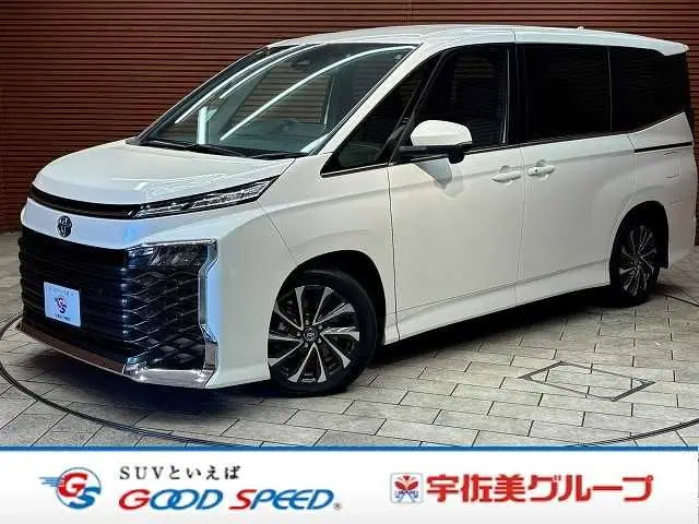 Toyota Voxy fotoğraf 1