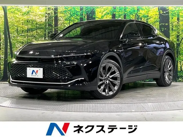 Toyota Crown Crossover photo 1