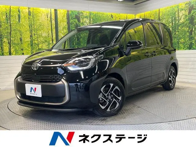 Toyota Sienta photo 1