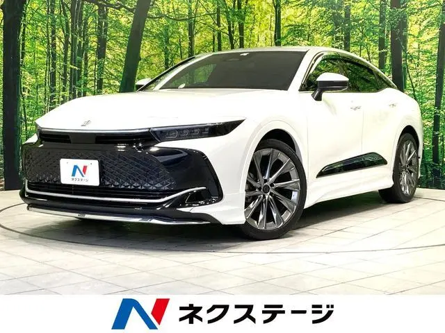 Toyota Crown Crossover photo 1