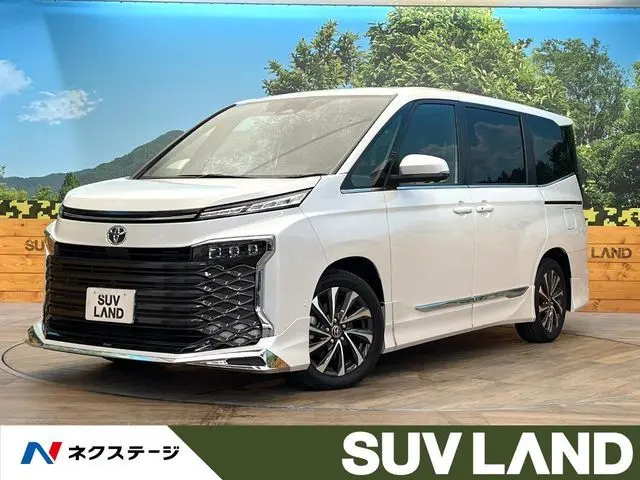 Toyota Voxy fotoğraf 1