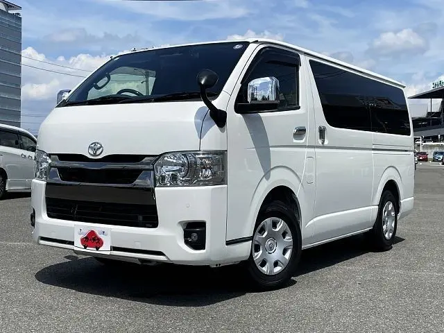 Toyota Hiace Van fotoğraf 1