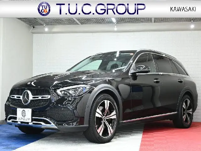 Mercedes-Benz C-Class fotoğraf 1