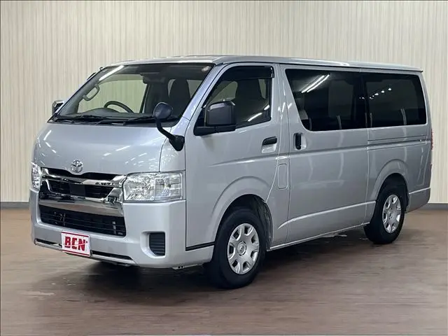 Toyota Hiace Van fotoğraf 1