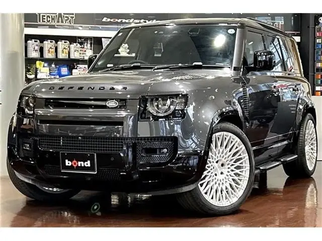 Land Rover Defender photo 1