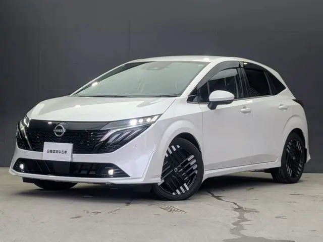 Nissan Aura