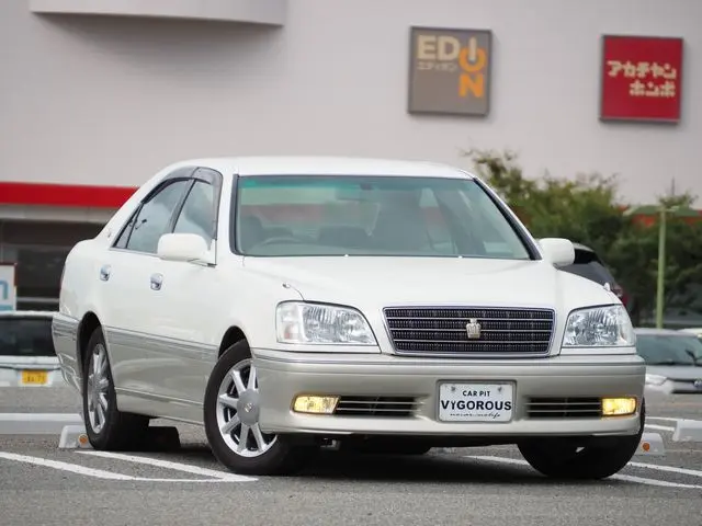 Toyota Crown Sedan